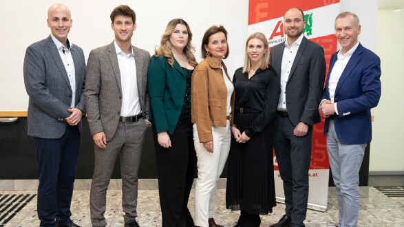 Das Expertenteam mit AK-Pr&auml;sident Josef Pesserl (rechts)