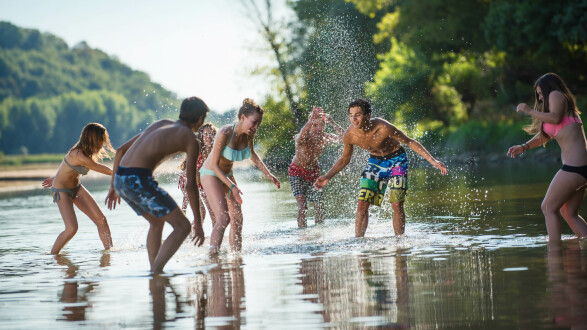 Badespaß und viele andere Freizeitaktivitäten bietet das Feriencamp in Sekirn am Wörthersee.
