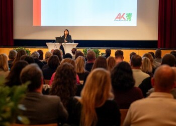 4. Arbeits- und sozialrechtlicher Dialog
