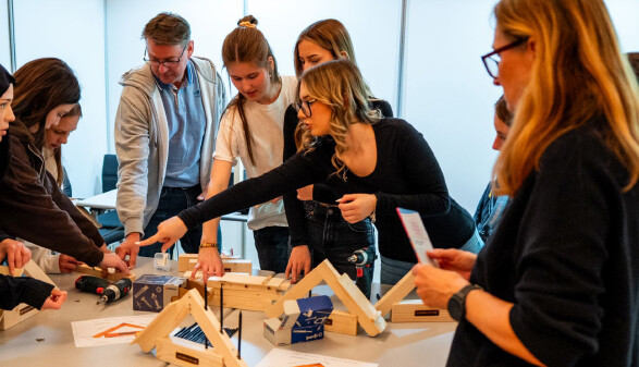 Beim Girls' Day konnten die M&auml;dchen den professionellen Umgang mit Technik ausprobieren.