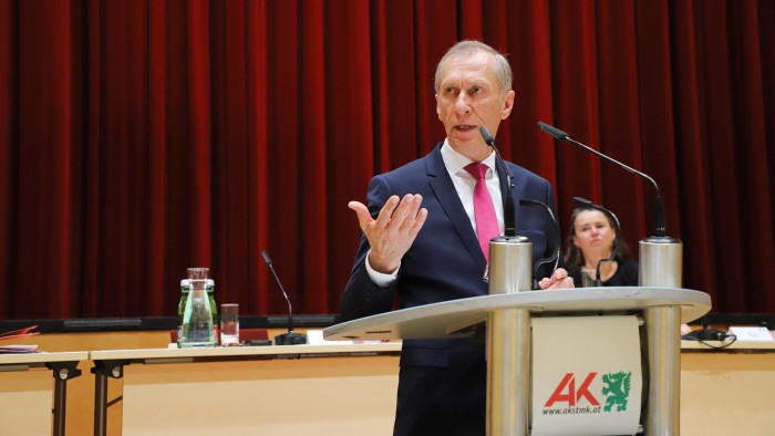 AK-Präsident Josef Pesserl warnte in eindringlichen Worten vor den Folgen der massiven Teuerung. © Buchsteiner, AK Stmk