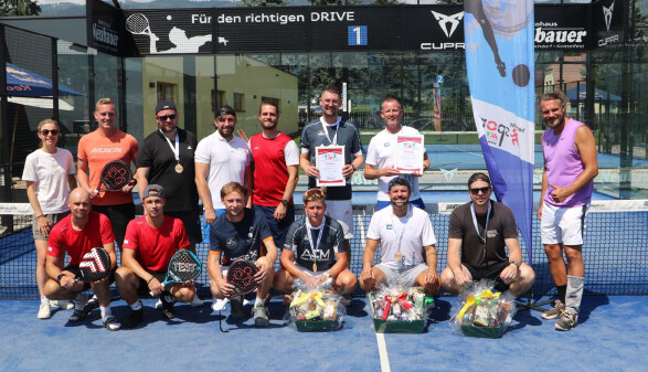 Die Padel-Teams beim Turnier in Fohnsdorf.