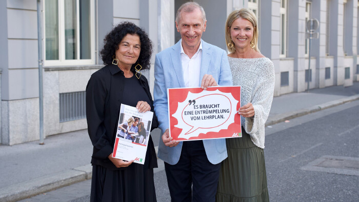 Studienautorin Claudia Brandst&auml;tter, AK Pr&auml;sident Josef Pesserl und Leiterin der Abteilung Bildung Alexandra H&ouml;rmann pr&auml;sentierten die Studie &bdquo;Stimmungsbild zum Schulbesuch&ldquo;