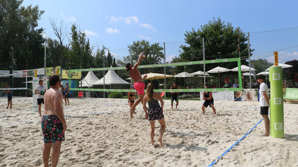 Beim Mur Beach in Graz lieferten sich 18 Teams einen tollen Wettkampf © AK Stmk