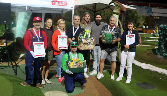 Siegerehrung bei der AK-ÖGB Minigolf-Trophy beim Center West