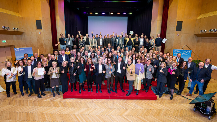 Im Kammersaal wurde die AK Steiermark zusammen mit weiteren Unternehmen und Sportvereinen f&uuml;r Umweltengagement ausgezeichnet