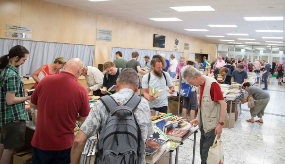 Viele Interessierte am AK-Bücherflohmarkt im Juni 2019. © Buchsteiner, AK Stmk
