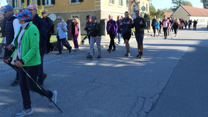Sch&ouml;nes Herbstwetter beim 2. AK-&Ouml;GB Familienwandertag in Neudau