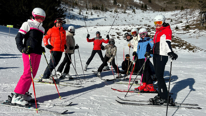 Wunderbares Wetter und beste Stimmung beim AK-Skitag auf der Brunnalm.