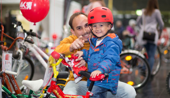 Viele Kinder bekamen auf der AK-Radbörse ein neues Fahrrad. © Temel, AK Stmk Viele Kinder bekamen auf der AK-Radbörse ein neues Fahrrad. © Temel, AK Stmk