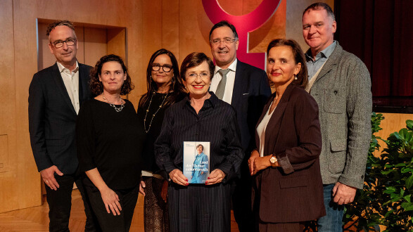Matthias Opis (Verlagsleiter Styria GmbH & Co), Journalistin Nina Horaczek, stv. AK-Direktorin Bettina Schrittwieser, Doris Schmidauer, AK-Direktor Dr. Johann Scheuch, AK-Frauenreferatsleiterin Bernadette Pöcheim und AK-Vizepräsident Gernot Acko (von links)