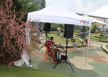 9. Minigolf Trophy Center West