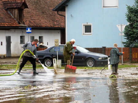 Hochwasser, aufräumen, Aufräumarbeiten, Schlamm