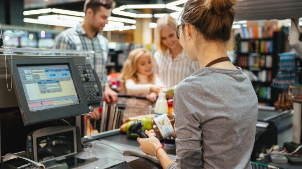 Wer im Handel arbeitet, sollte die Gehaltsabrechnungen auf die Zuschläge für geleistete Arbeiten zu den erweiterten Öffnungszeiten kontrollieren.