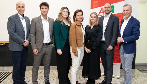 Das Expertenteam mit AK-Pr&auml;sident Josef Pesserl (rechts)