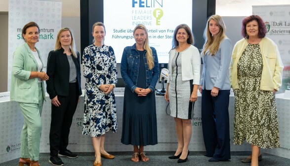 Bernadette Pöcheim, Lisa Mittischek, Christiane Katschnig-Otter, Juliane Bogner-Strauß, Doris Kampus, Nina Zechner und Christina Lind (v. l.) präsentierten die neue Studie.