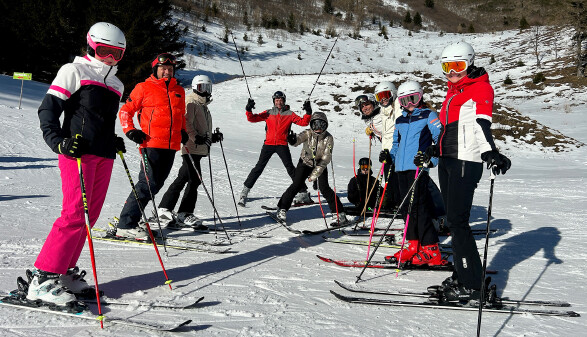 Wunderbares Wetter und beste Stimmung beim AK-Skitag auf der Brunnalm.