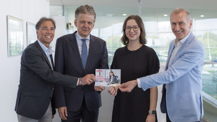 Wolfgang Nigitz (Leiter AK-Abteilung Arbeitnehmerschutz), Arbeitsrechtsexperte Gert-Peter Reissner, Moderatorin Hannah Michaeler und AK-Präsident Josef Pesserl (v. l.)