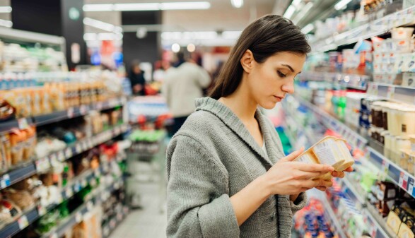 Seit April 2022 liegen die Lebensmittelpreise konstant über der Inflationsrate: Aktuell steigen sie um 12,3 Prozent und die Gesamtinflation liegt bei 9 Prozent.