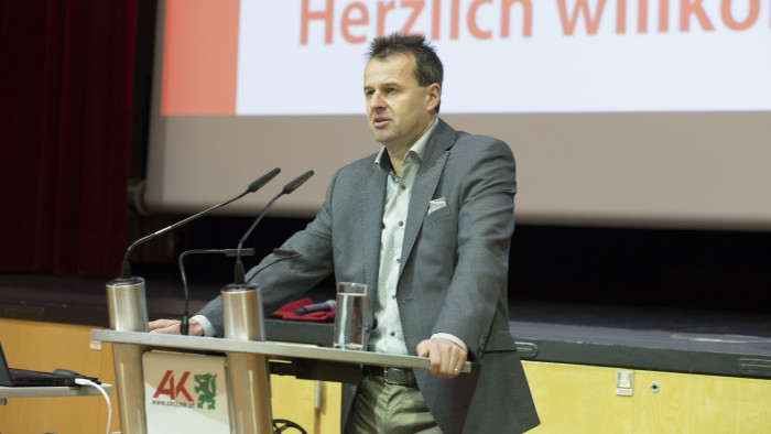Prof. Dr. Dr. Werner Anzenberger betonte in seiner Rede die Wichtigkeit der SVP. © Temel, AK Stmk