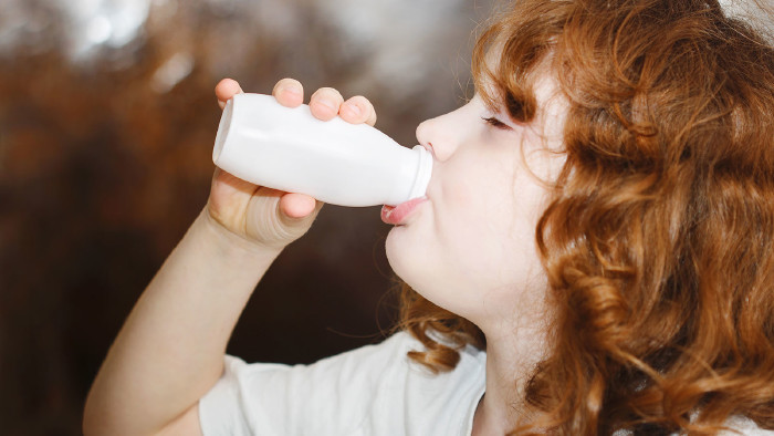 20 Joghurtgetränke wurden auf ihren Zuckergehalt untersucht. Bei einem Drittel der Produkte übersteigt der Zuckergehalt die Fruchtportion. © Evstratenko - stock.adobe.com, AK Stmk
