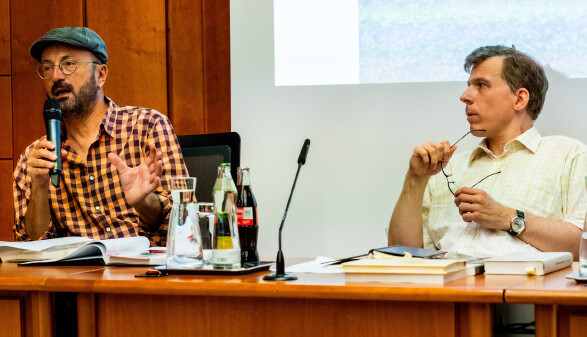 Ein wertvoller Austausch mit Journalist Thomas Neuhold (links) und Schriftsteller Christian Teissl in der AK Steiermark