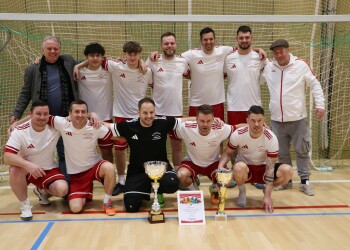 Beim Hallenfu&szlig;ball-Landesfinale traten zehn Teams gegeneinander an.