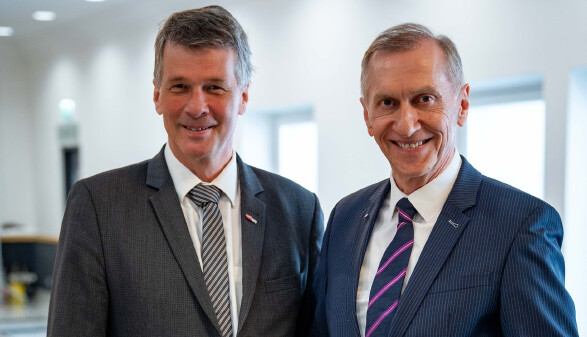 TU-Rektor Horst Bischof (links) und AK-Pr&auml;sident Josef Pesserl